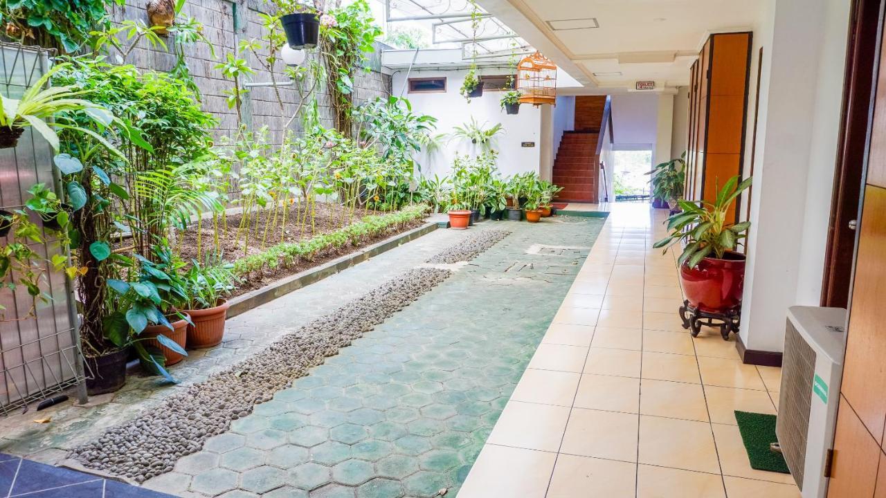 Capital O 1616 Setiabudhi Indah Hotel バンドゥン エクステリア 写真